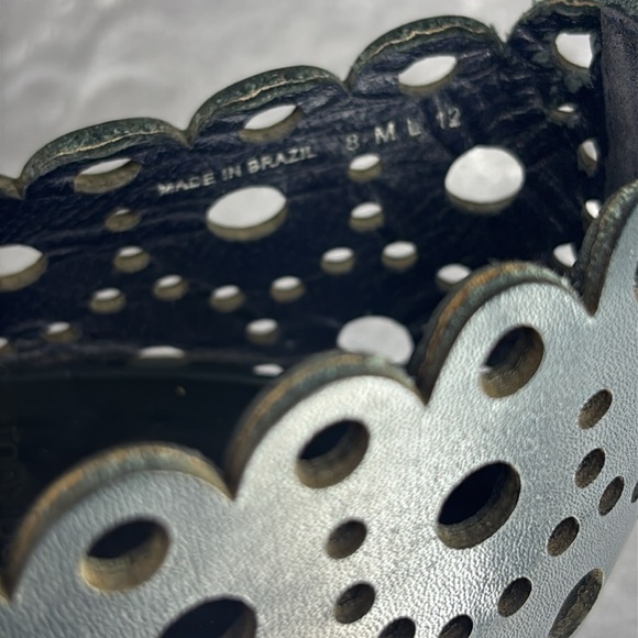 🔥🔥🔥Tory Burch Black Leather Heels with Perforated Design Size 8🔥🔥🔥 - Picture 10 of 10